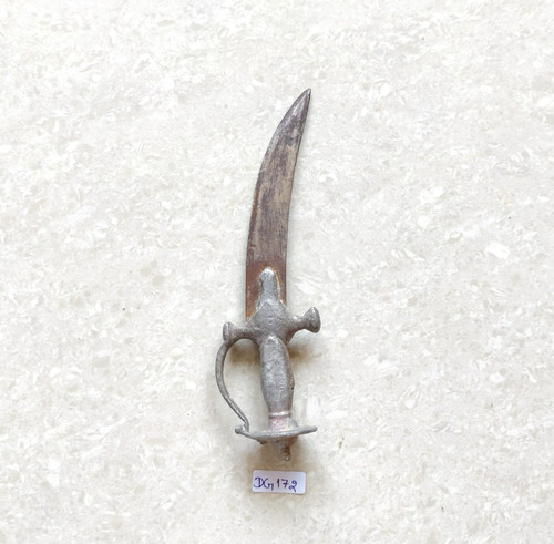 Antique handmade curved blade - antique,